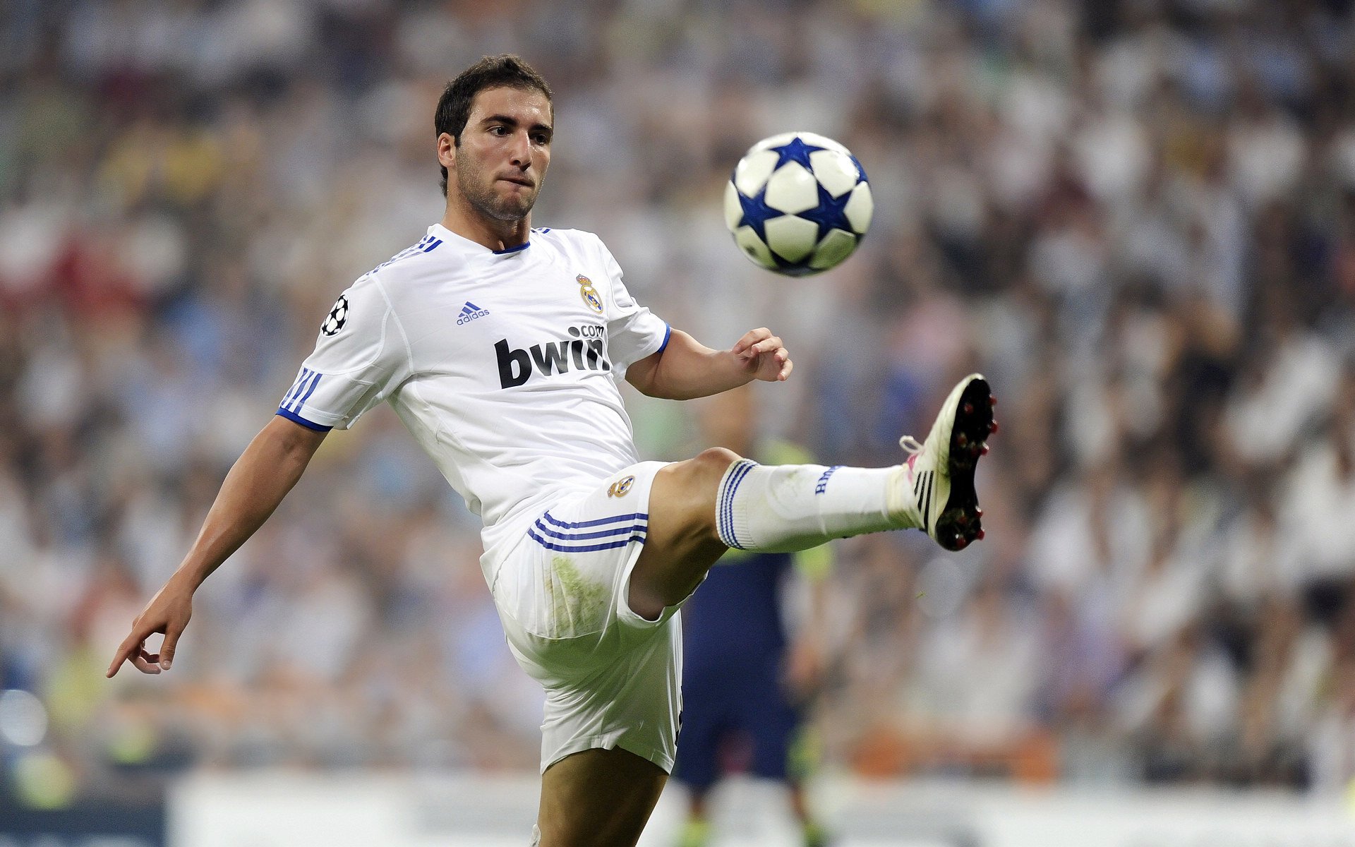 从奥纳纳爆发到玻利维亚狂胜，足球世界里的偶然与必然