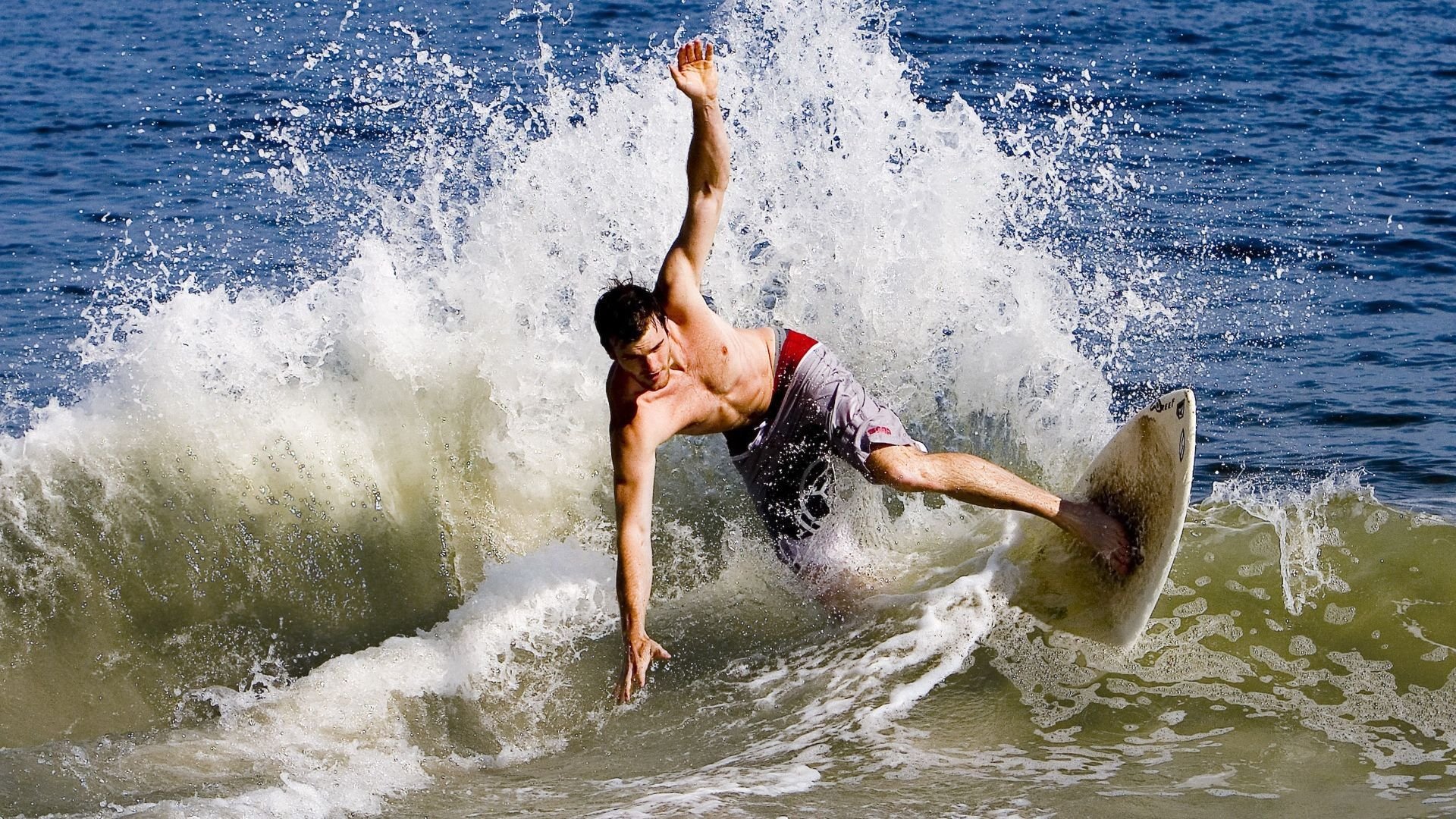 石宇奇关键制胜，丹麦队绝杀日本队—一场技术与意志的巅峰对决