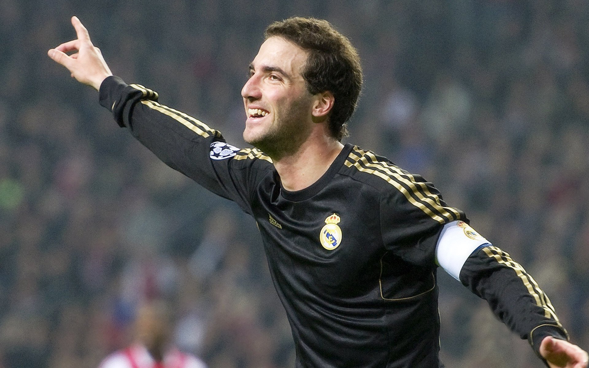 蓝桥铁闸再显神威，坎特一锤定音，切尔西险胜希腊劲旅